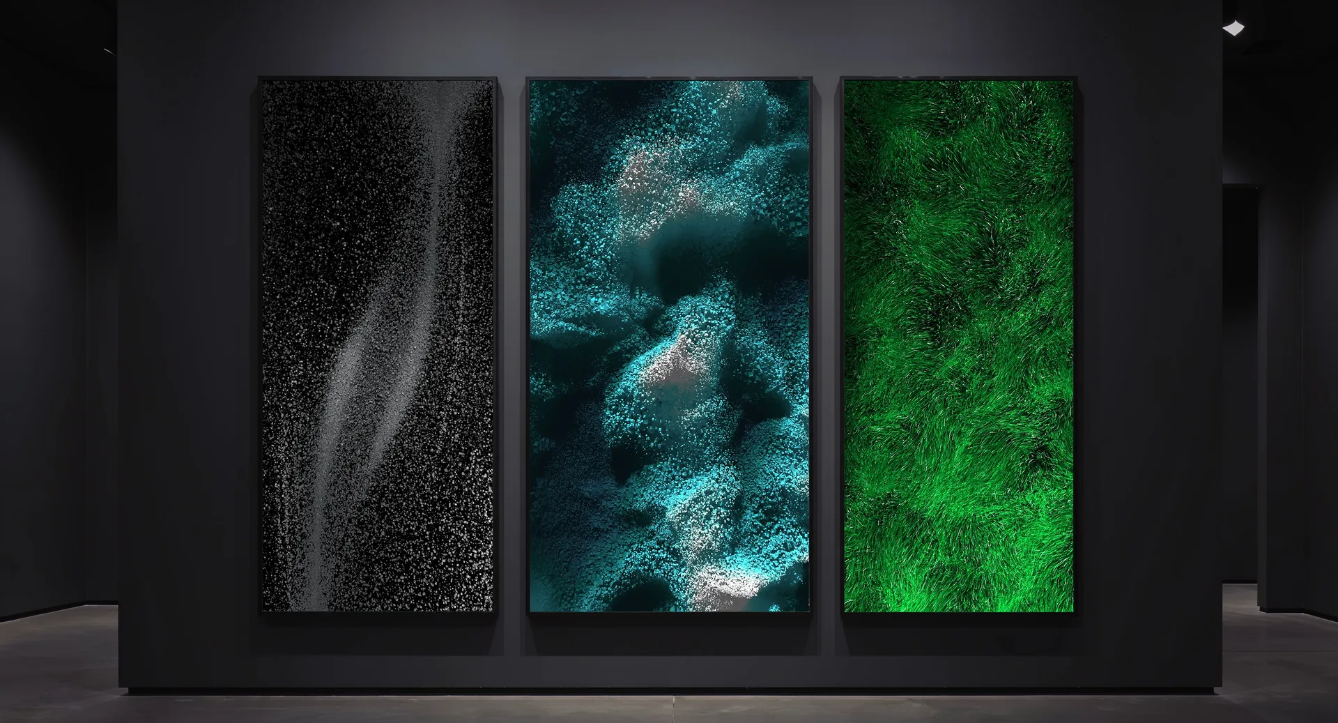 Installation concept using three synced screens